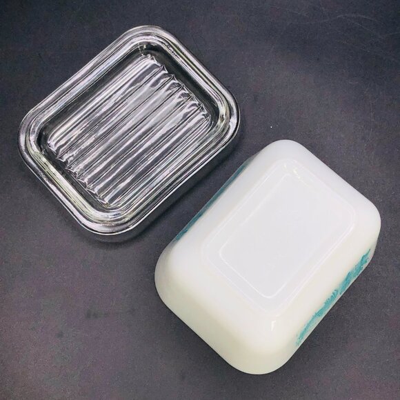 Vintage PYREX Turquoise Amish Butterprint Fridgie 501 with Lid -1.5cup - Picture 8 of 13